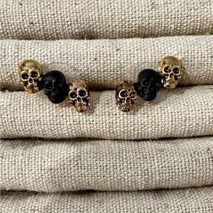House of Harlow skulls studs